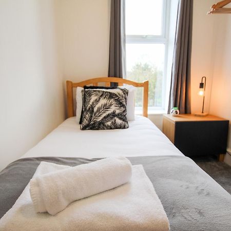 Fairways View - Spacious Apartment - Sleeps 6 - Lovely Views - By Rework Accommodation Хойлейк Екстер'єр фото