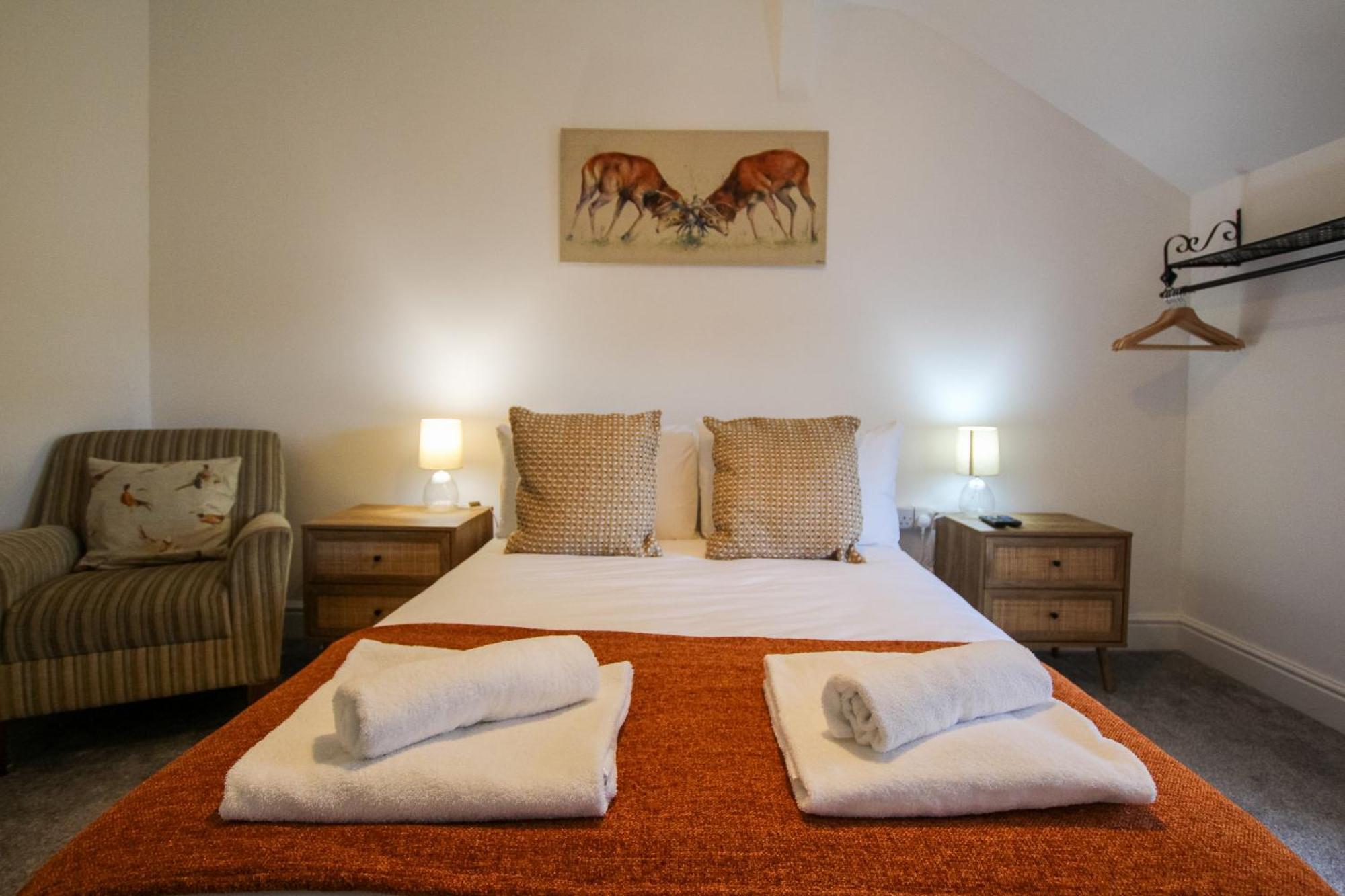 Fairways View - Spacious Apartment - Sleeps 6 - Lovely Views - By Rework Accommodation Хойлейк Екстер'єр фото