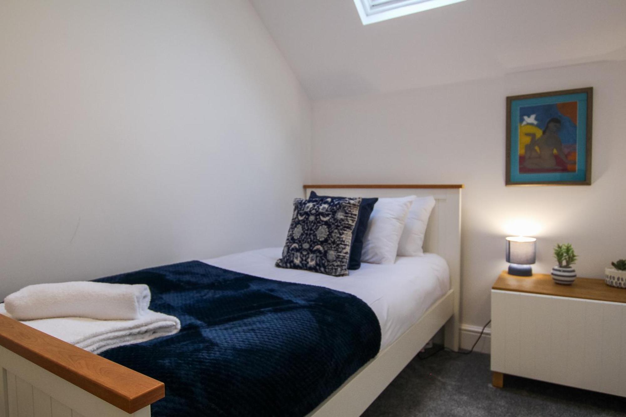 Fairways View - Spacious Apartment - Sleeps 6 - Lovely Views - By Rework Accommodation Хойлейк Екстер'єр фото